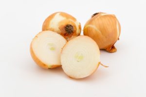 how onion juice benefits hair
